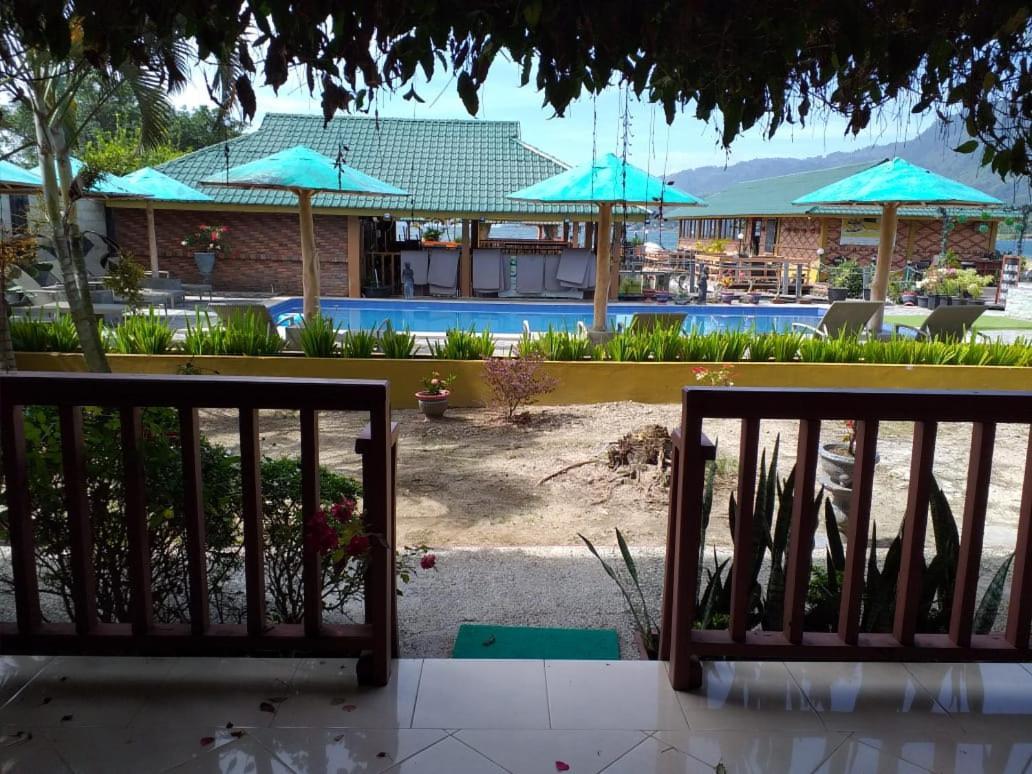Toba Village Inn Tuktuk Zewnętrze zdjęcie
