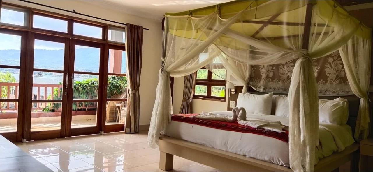 Toba Village Inn Tuktuk Zewnętrze zdjęcie