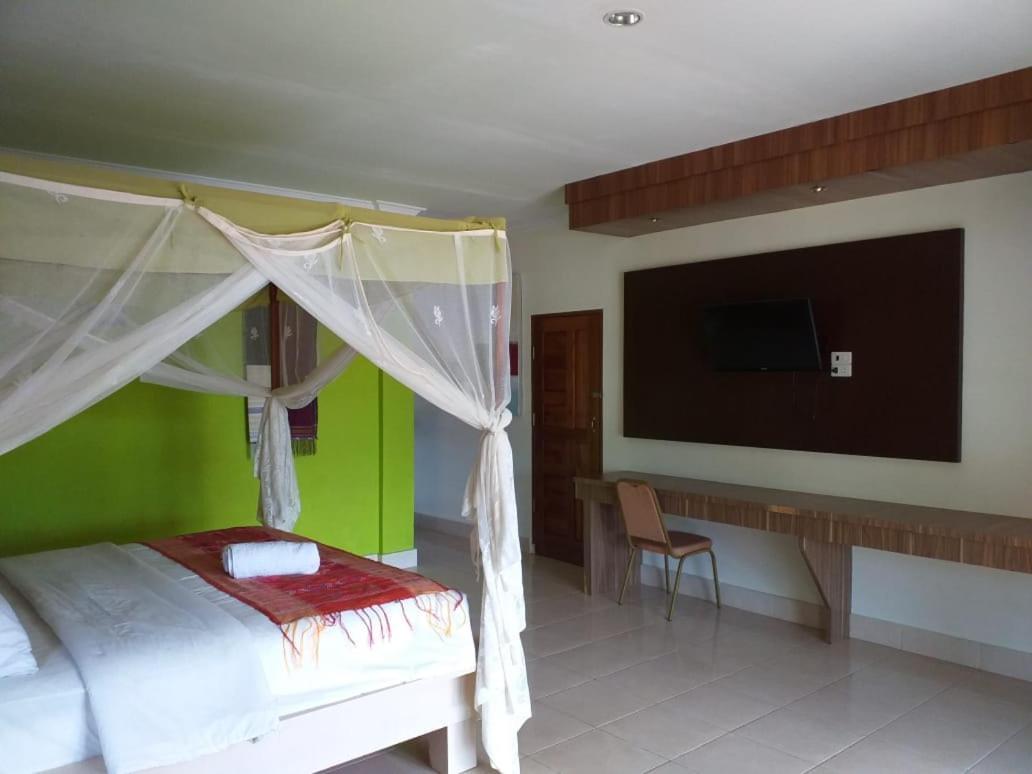 Toba Village Inn Tuktuk Zewnętrze zdjęcie