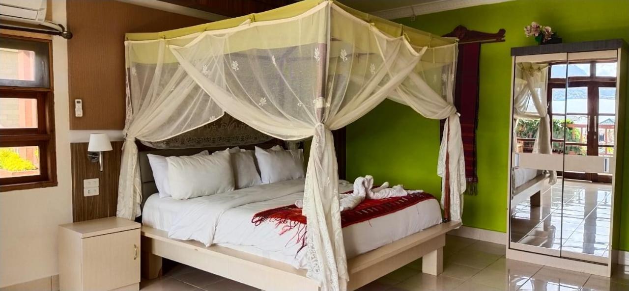 Toba Village Inn Tuktuk Zewnętrze zdjęcie
