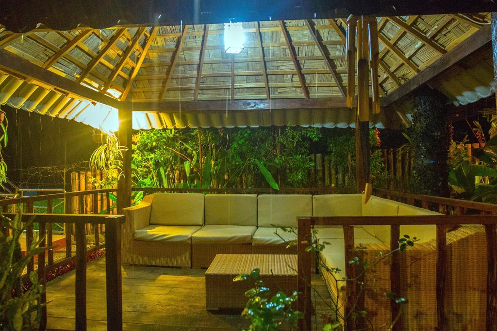 Toba Village Inn Tuktuk Zewnętrze zdjęcie