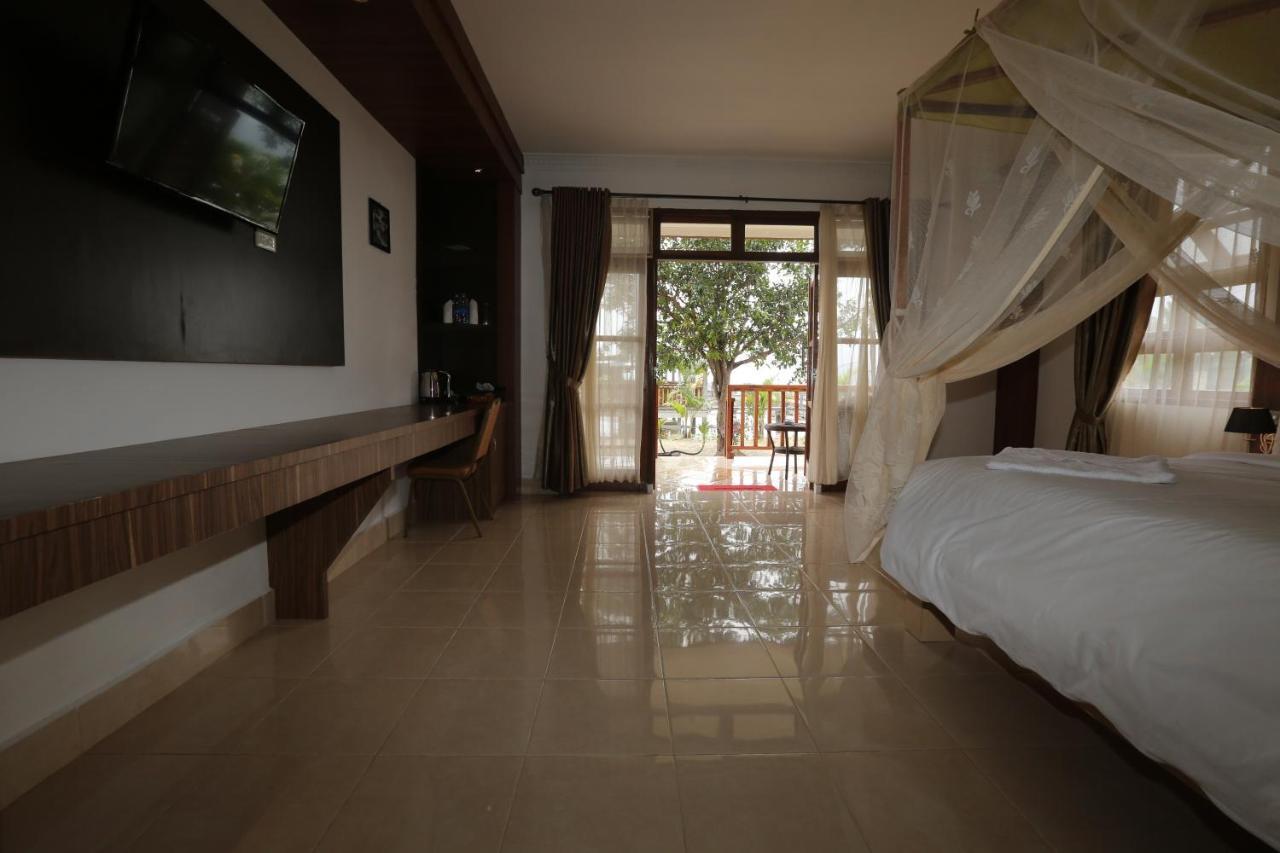 Toba Village Inn Tuktuk Zewnętrze zdjęcie