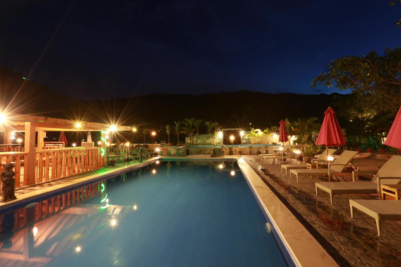 Toba Village Inn Tuktuk Zewnętrze zdjęcie