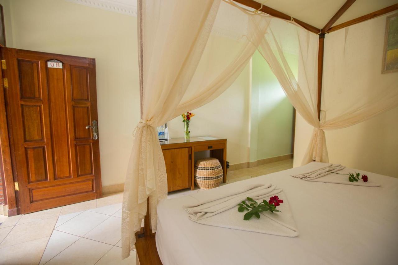 Toba Village Inn Tuktuk Zewnętrze zdjęcie