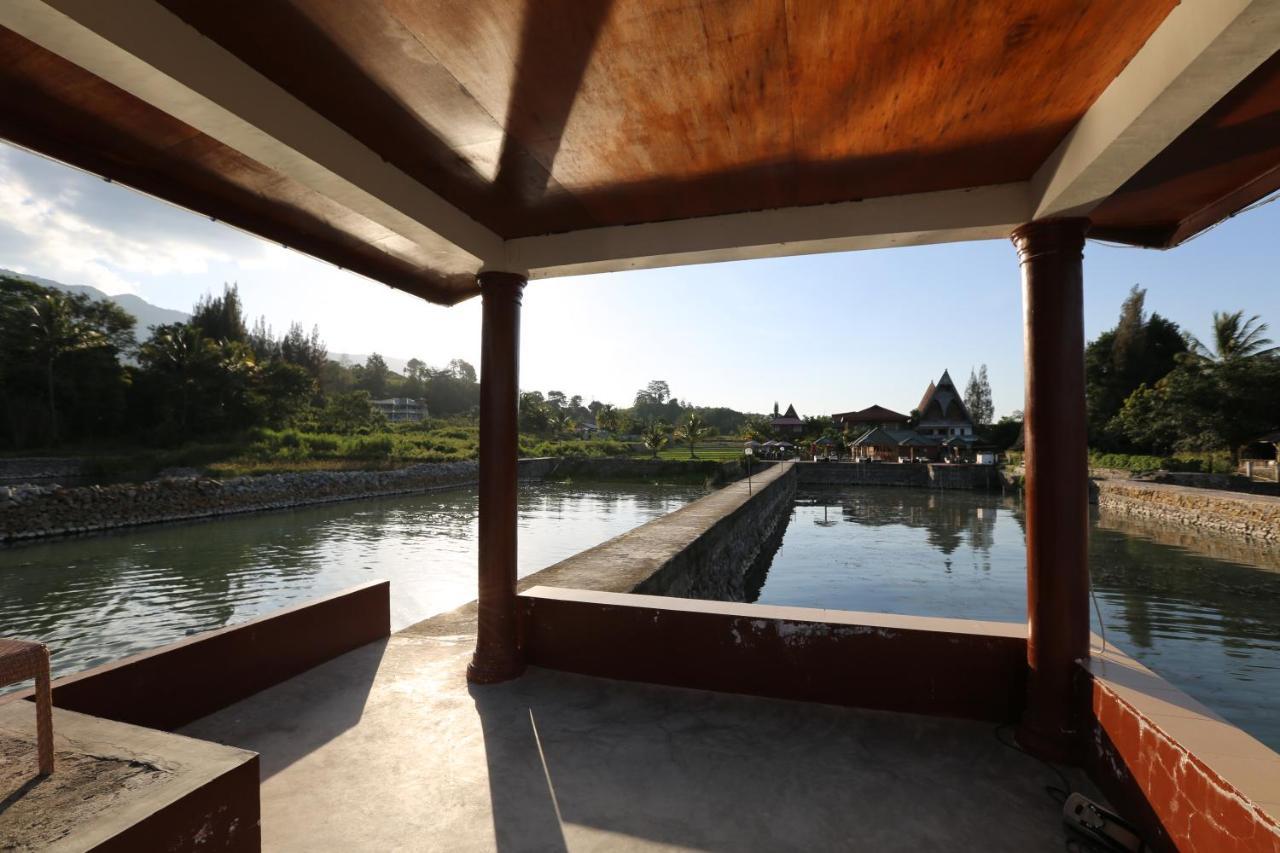 Toba Village Inn Tuktuk Zewnętrze zdjęcie