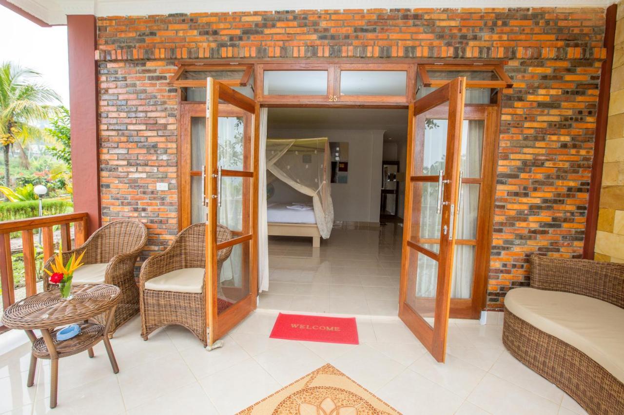 Toba Village Inn Tuktuk Zewnętrze zdjęcie