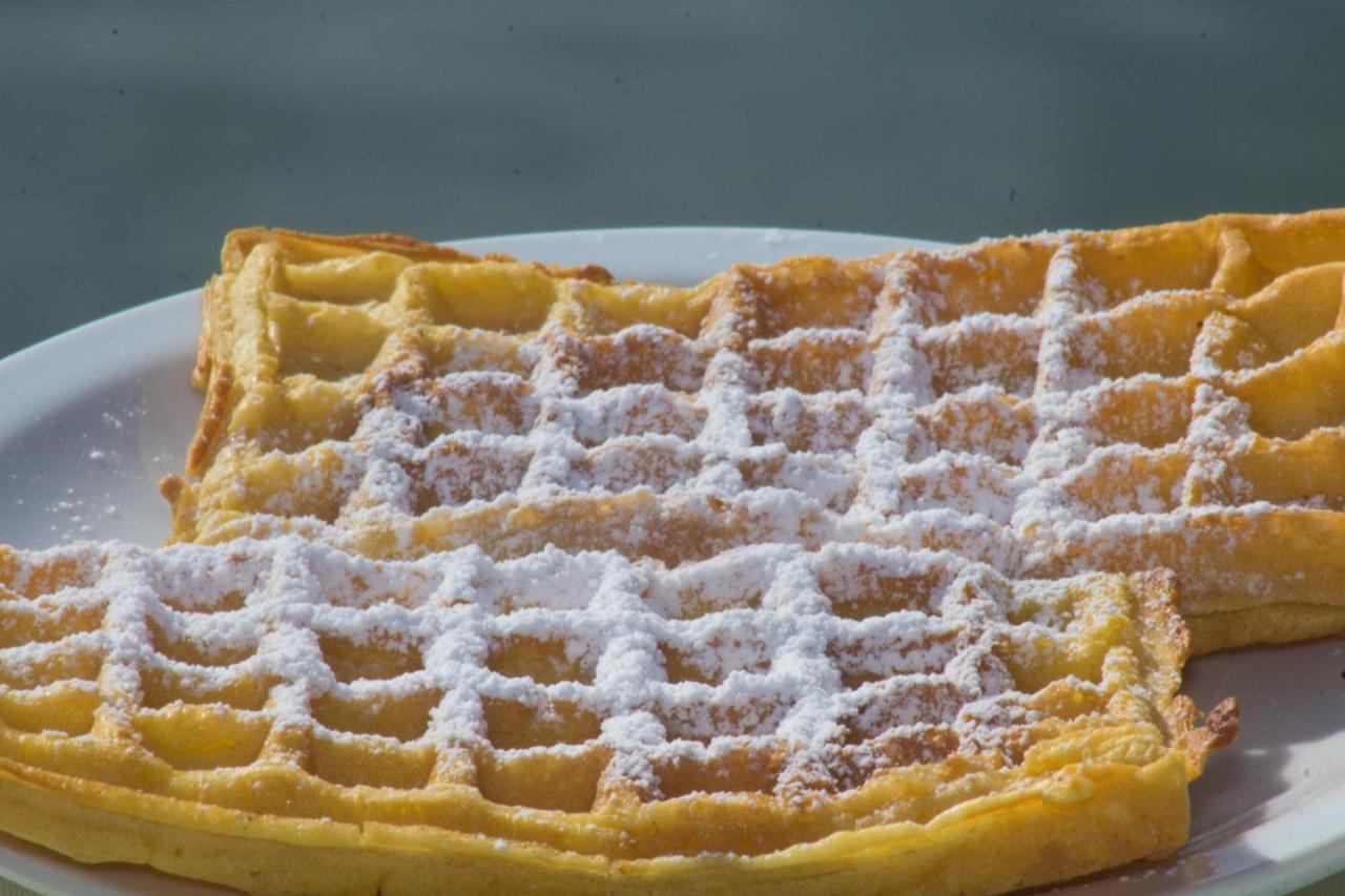 Toba Village Inn Tuktuk Zewnętrze zdjęcie