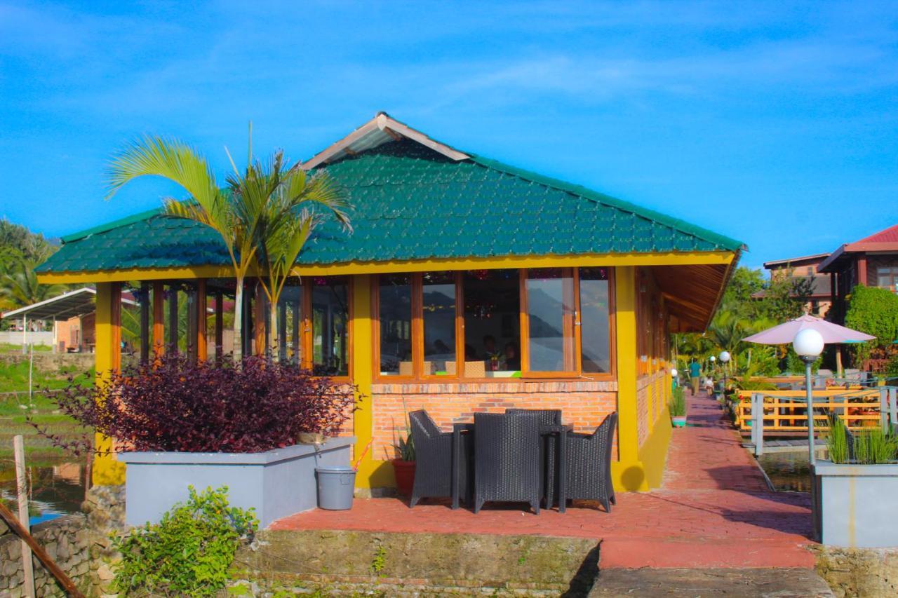 Toba Village Inn Tuktuk Zewnętrze zdjęcie