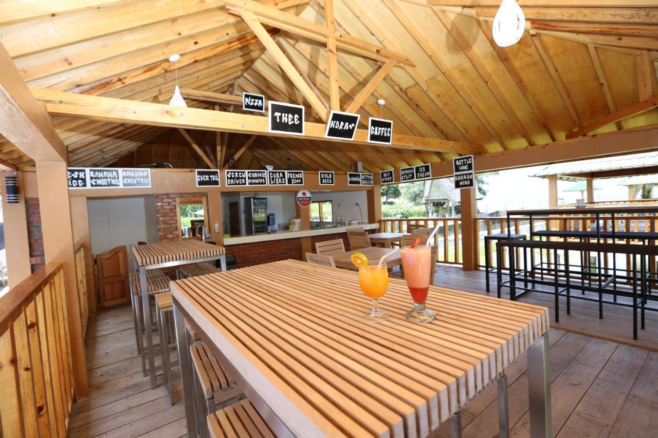 Toba Village Inn Tuktuk Zewnętrze zdjęcie